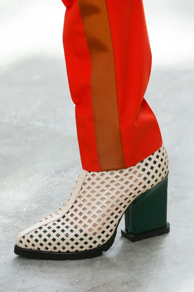 Look 19